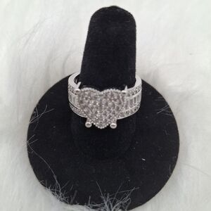 Elegant Silver Heart Ring